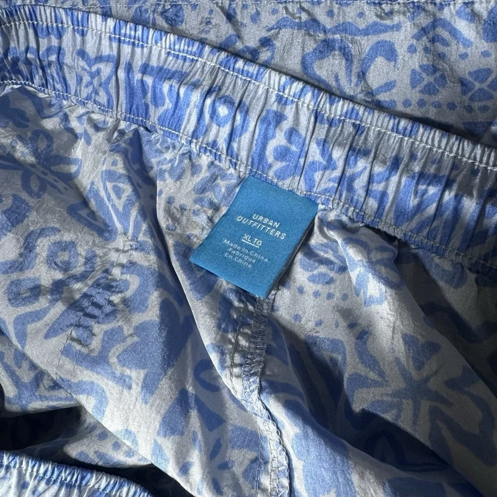 Urban Outfitters Men's XL Blue Tropical Print Swim Trunks No Mesh Beach Shorts
